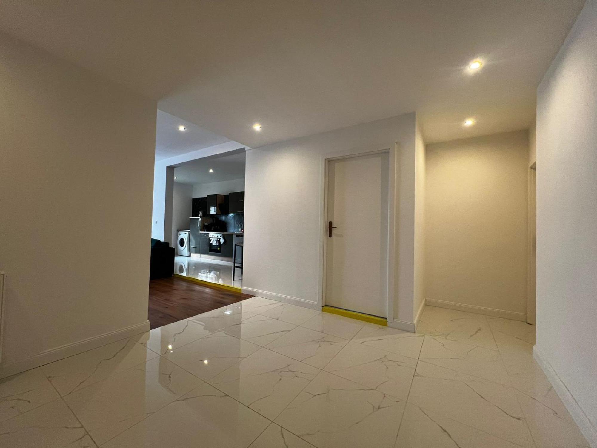 105 Quadratmeter Apartment, Parkplatz, Kinderfreundlich, 6 Personen, Wifi, Vollausgestattete Kueche, Crimmitschau Buitenkant foto