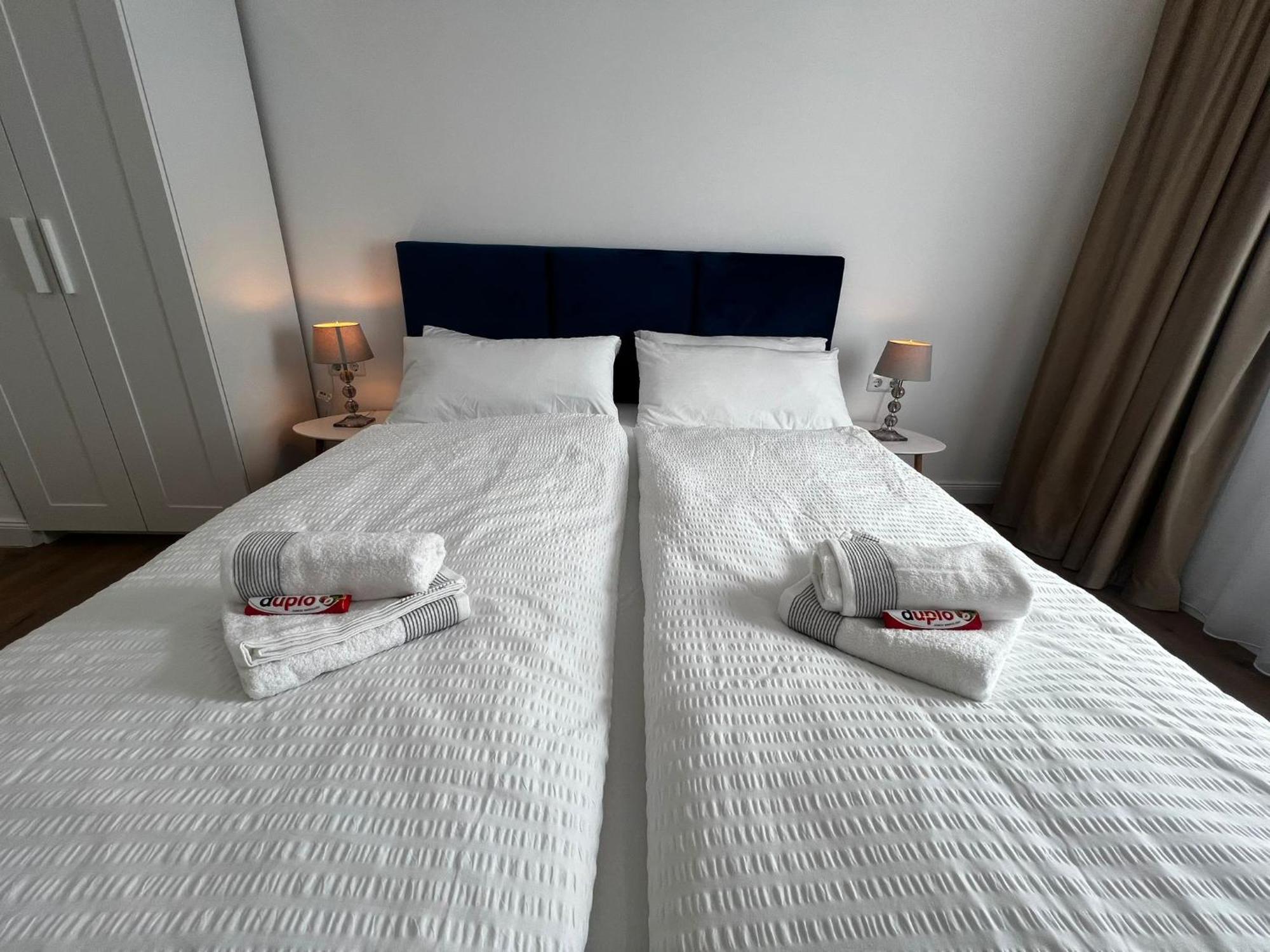 105 Quadratmeter Apartment, Parkplatz, Kinderfreundlich, 6 Personen, Wifi, Vollausgestattete Kueche, Crimmitschau Buitenkant foto