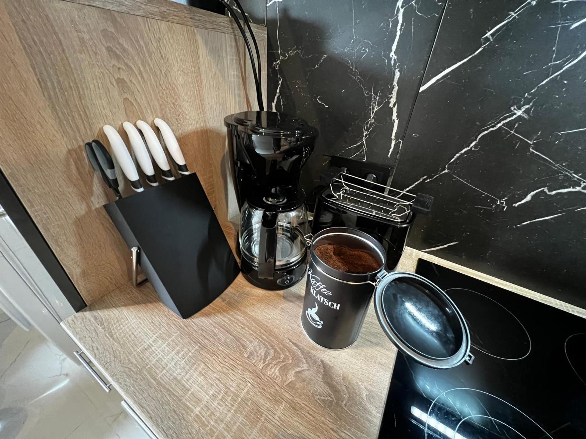 105 Quadratmeter Apartment, Parkplatz, Kinderfreundlich, 6 Personen, Wifi, Vollausgestattete Kueche, Crimmitschau Buitenkant foto