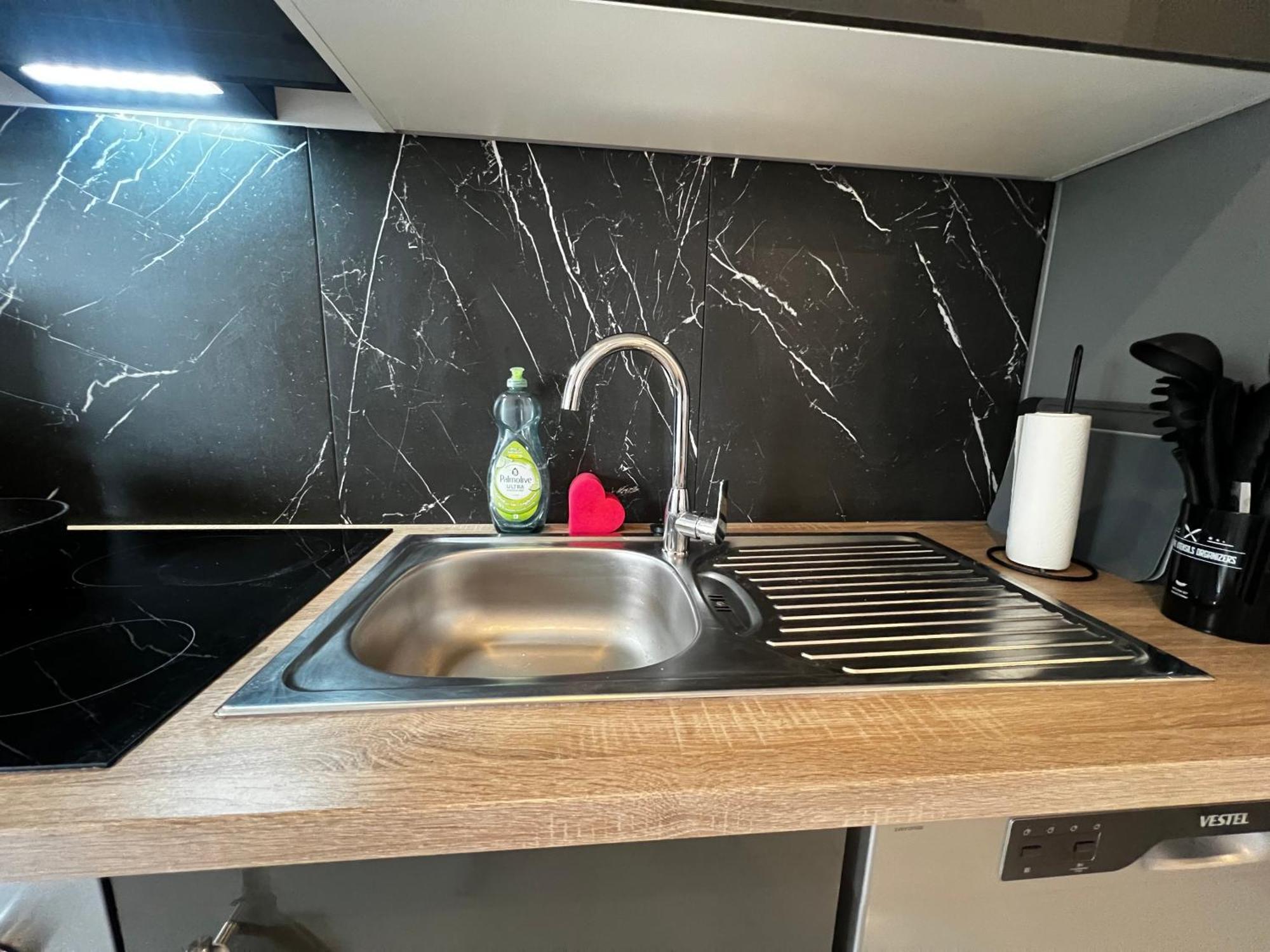 105 Quadratmeter Apartment, Parkplatz, Kinderfreundlich, 6 Personen, Wifi, Vollausgestattete Kueche, Crimmitschau Buitenkant foto